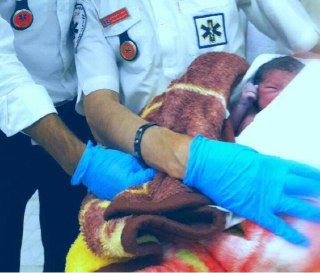 تولد نوزاد در پراید