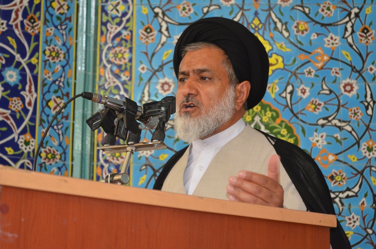 اجتناب از دنیاطلبی عامل ایستادگی