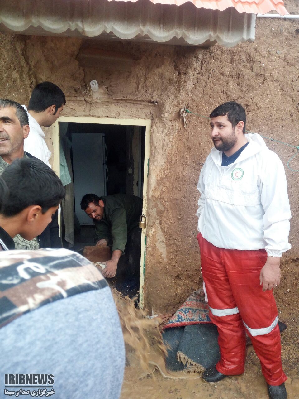 اسکان موقت 350 نفر در روستای شیرگ سربیشه