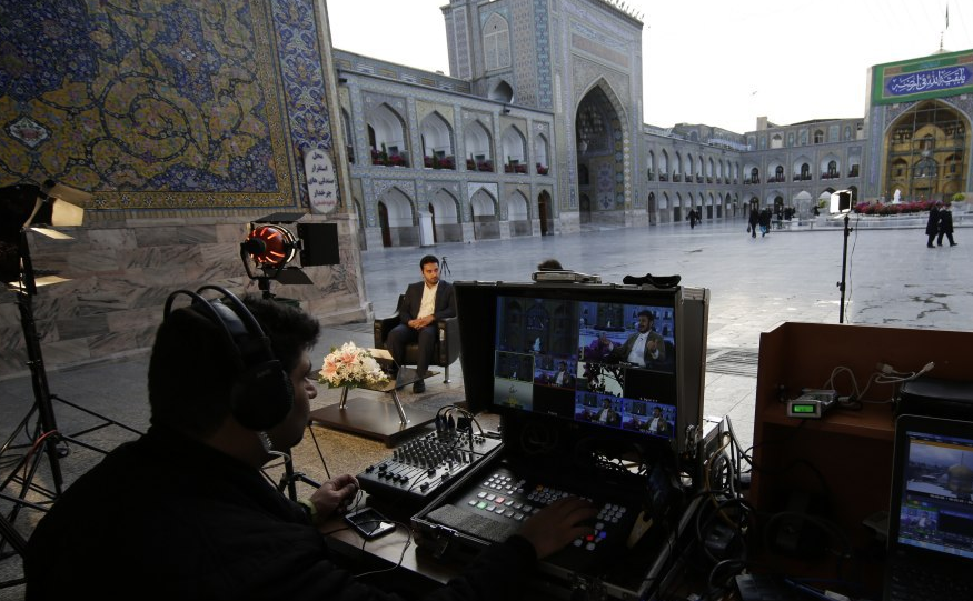 پخش زنده ویژه برنامه «با تو حالم خوبه» رادیو جوان از جوار بارگاه رضوی