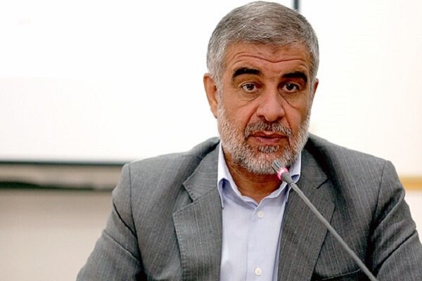 خام فروشی به معنای دور ریختن منابع است خام فروشی به معنای دور ریختن منابع است