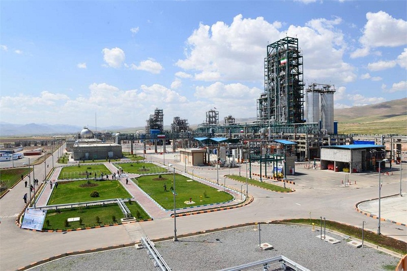 صنعت پتروشیمی ، اقتصاد  پیشرو در آذربایجان غربی