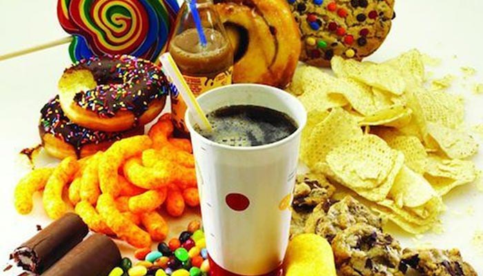 خوراکي هاي مضر براي کودکان خوراکي هاي مضر براي کودکان