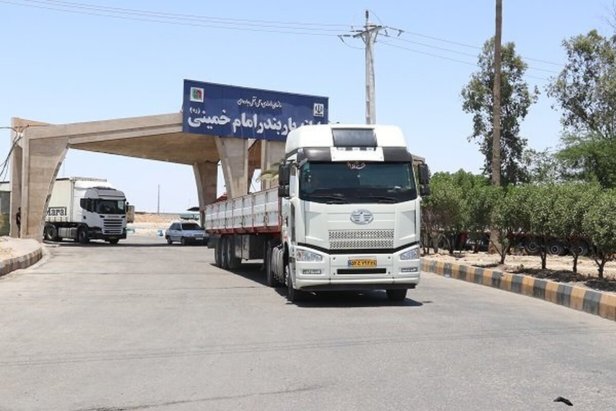 جابجایی ۵۴۱ هزار تن کالای اساسی از بندر امام خمینی (ره) توسط ناوگان باری آذربایجان غربی 