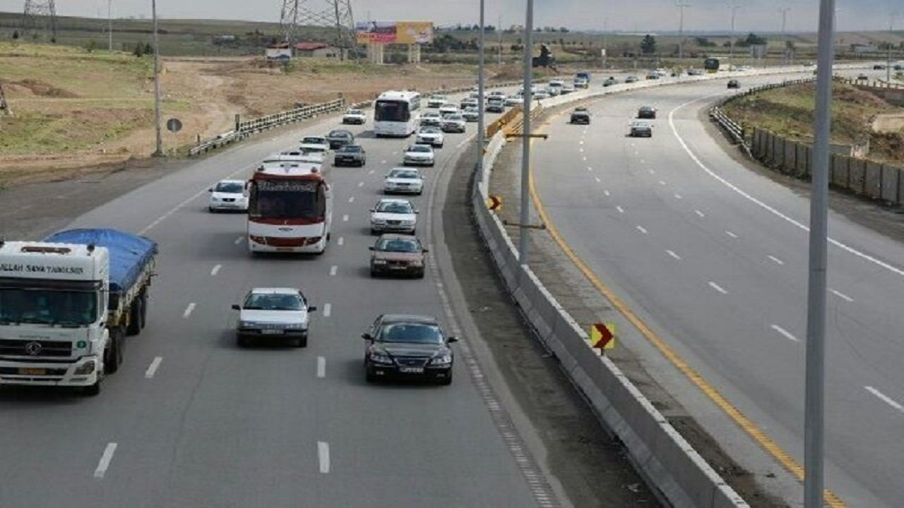 ثبت بیش از ۲۹۸ میلیون تردد خودرویی در جاده‌های آذربایجان‌شرقی