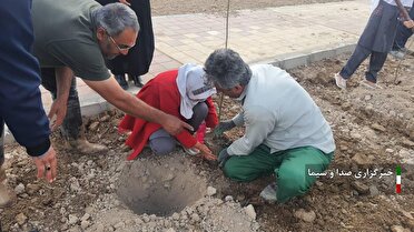 کاشت دویست نهال در آبادان بدست دانش آموزان