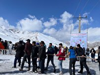 برگزاری جشنواره برفی در پیست اسکی کاکان