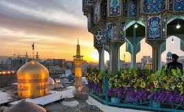 تزئین حرم امام رضا(ع) با ۱۰۰ هزار شاخه گل در دهه ولایت