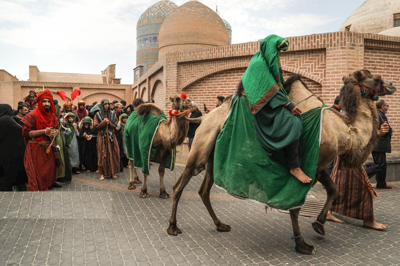 تشییع نمادین شهدای کربلا در اردبیل