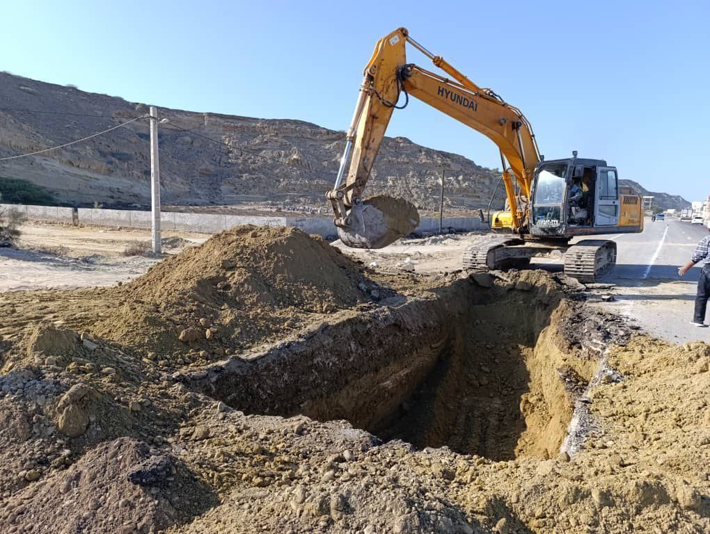 ساماندهی محور اصلی روستای پزم تیاب واقع در بندر کنارک