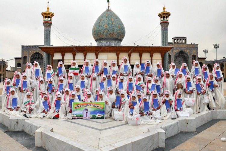 جشن تکلیف «دختران ماه» در حرم شاهچراغ (ع)