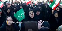 حضور پرشور بانوان به همراه نوجوانان خود در راهپیمایی