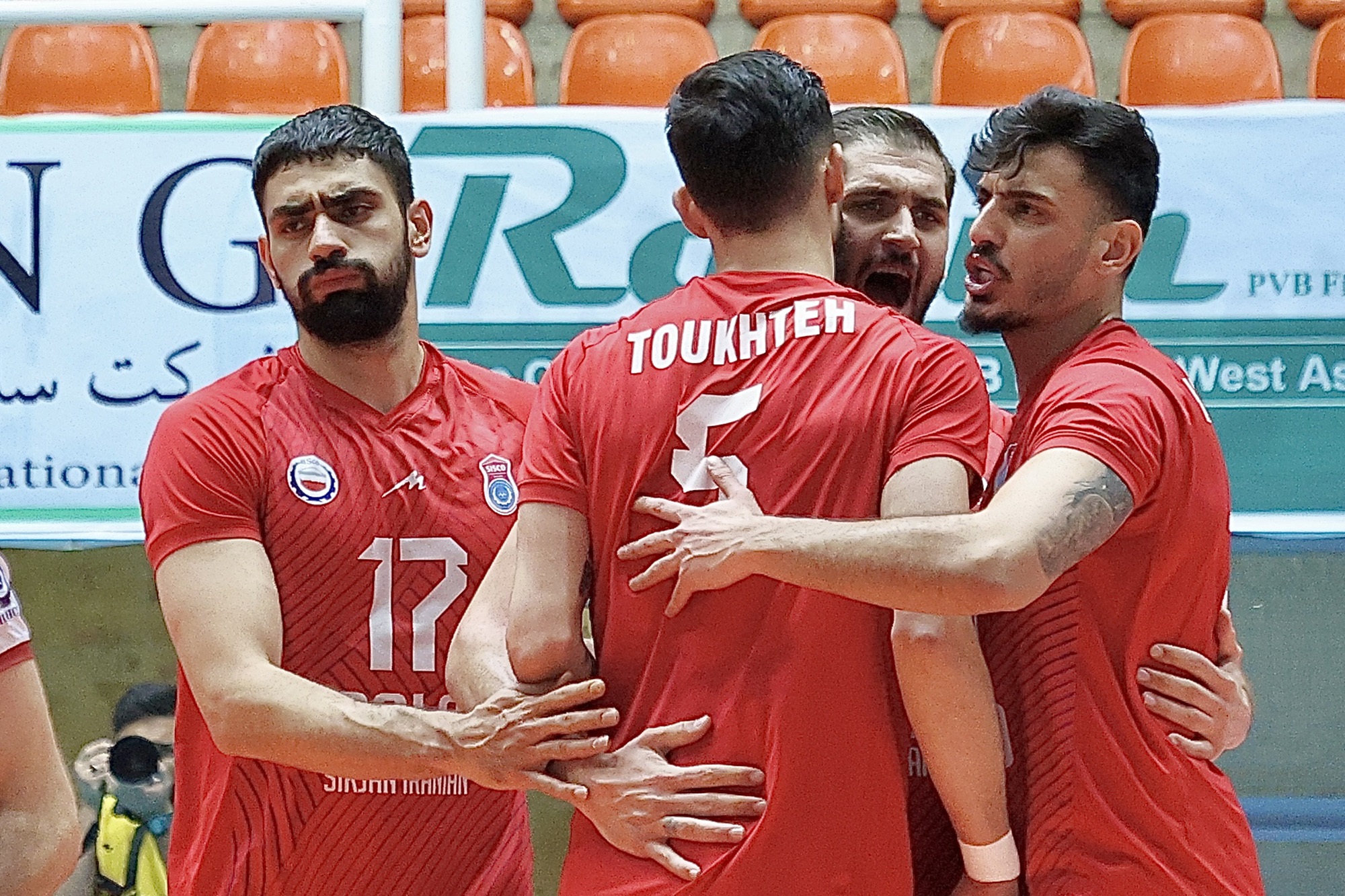 لیگ برتر والیبال؛ صدرنشینی سیرجانی‌ها با شکست استقلال