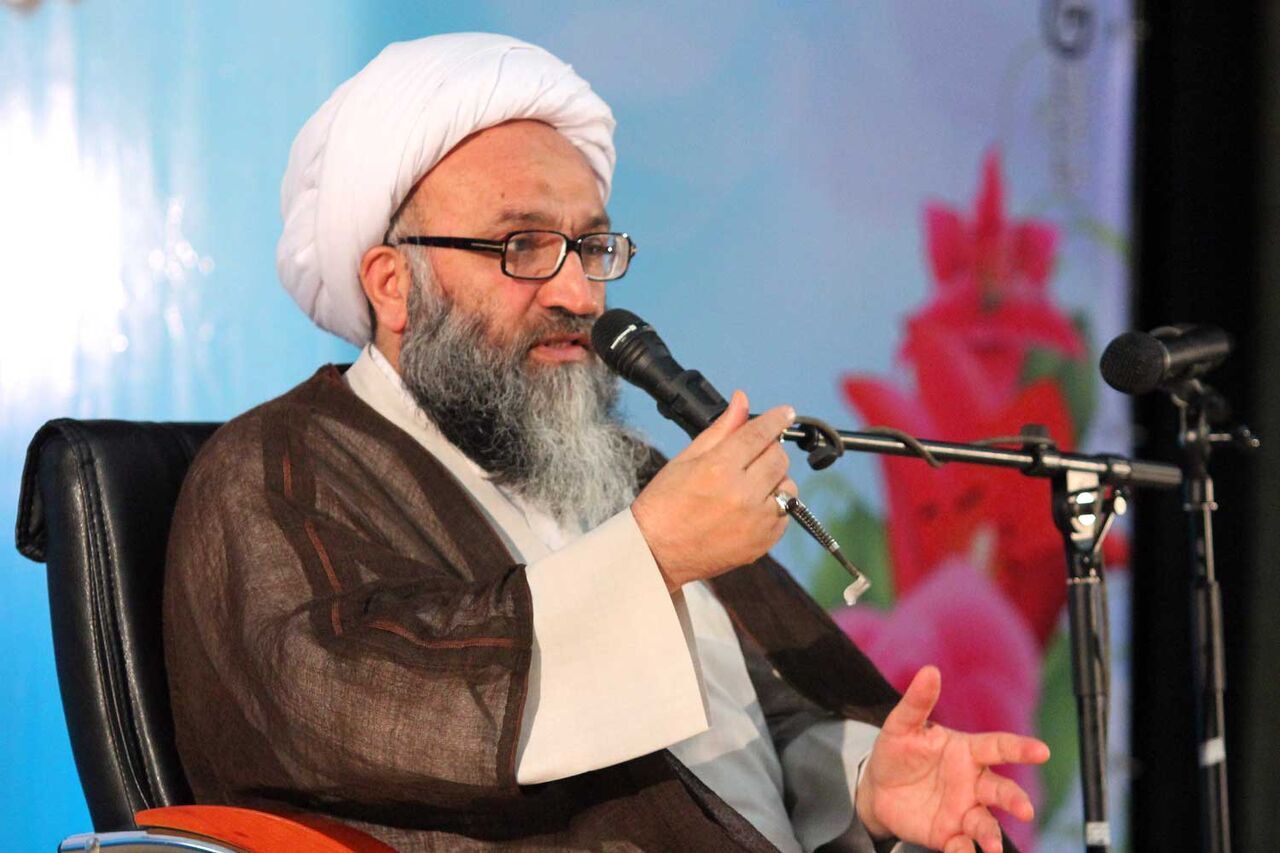 خون شهدای امنیت پشتوانه عزت و اقتدار ملت ایران است