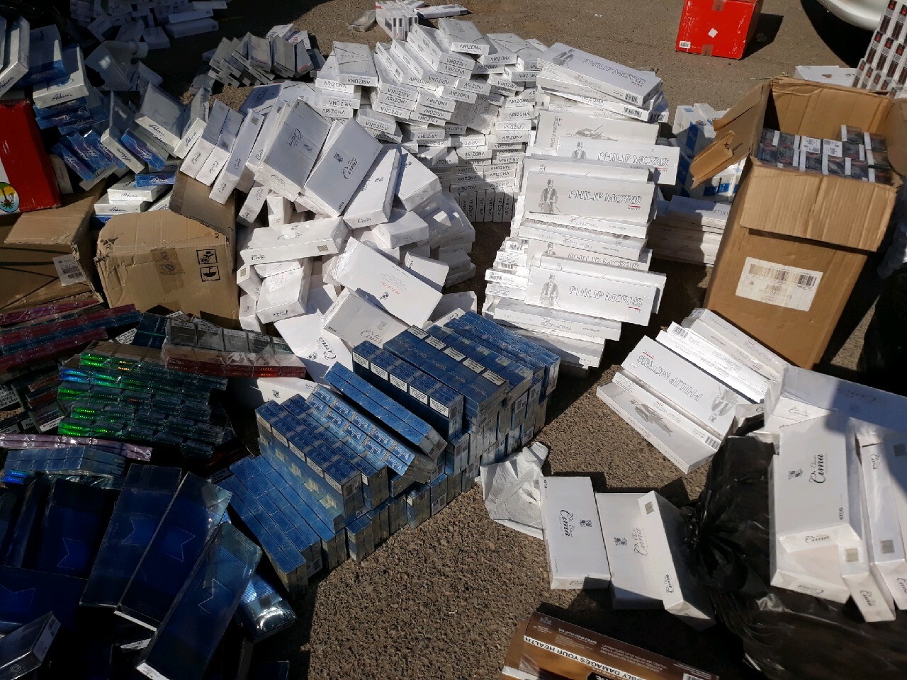 شناسایی انبار ۲۰۰ میلیاردی لوازم اداری در اصفهان