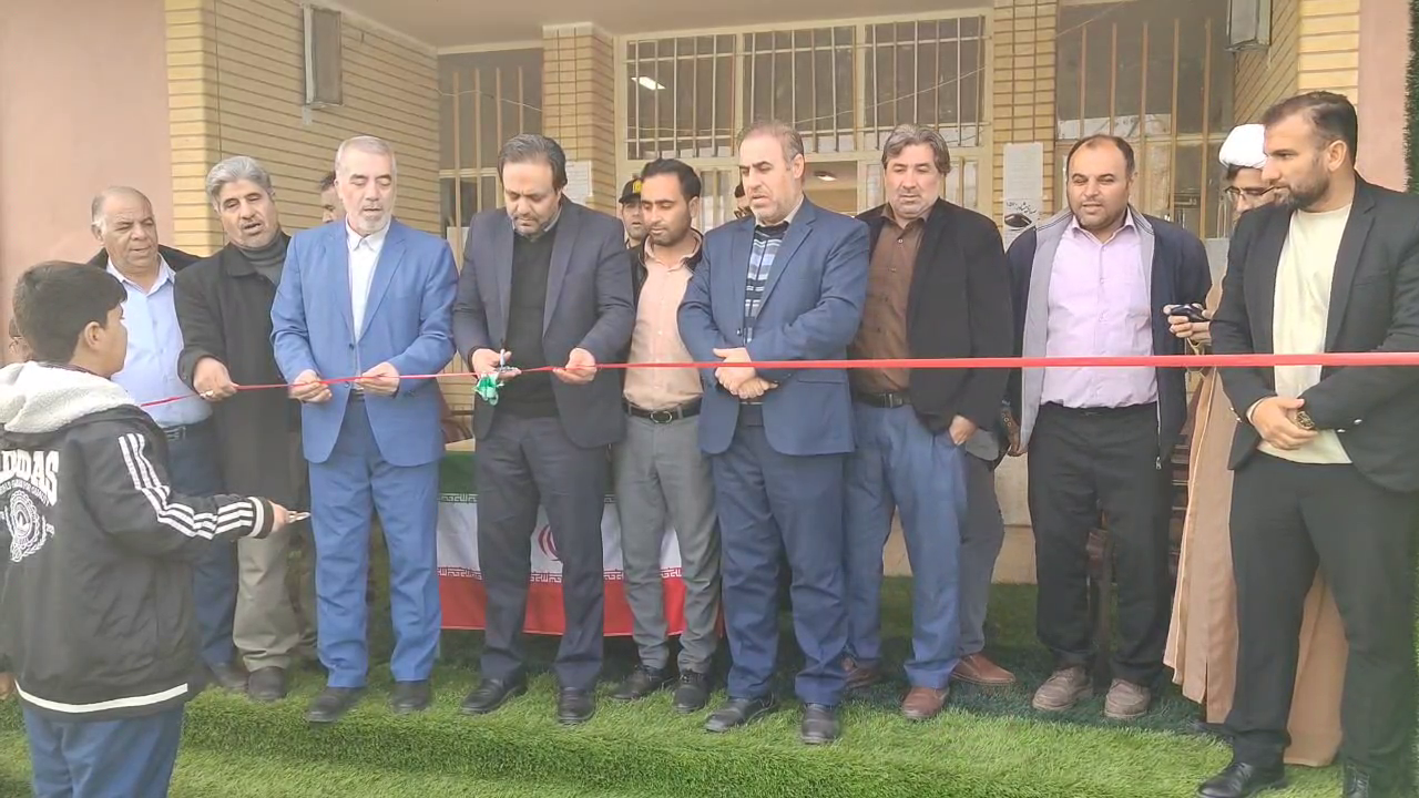 افتتاح چمن مصنوعی در مدرسه روستای پستکان شهرستان جعفرآباد قم