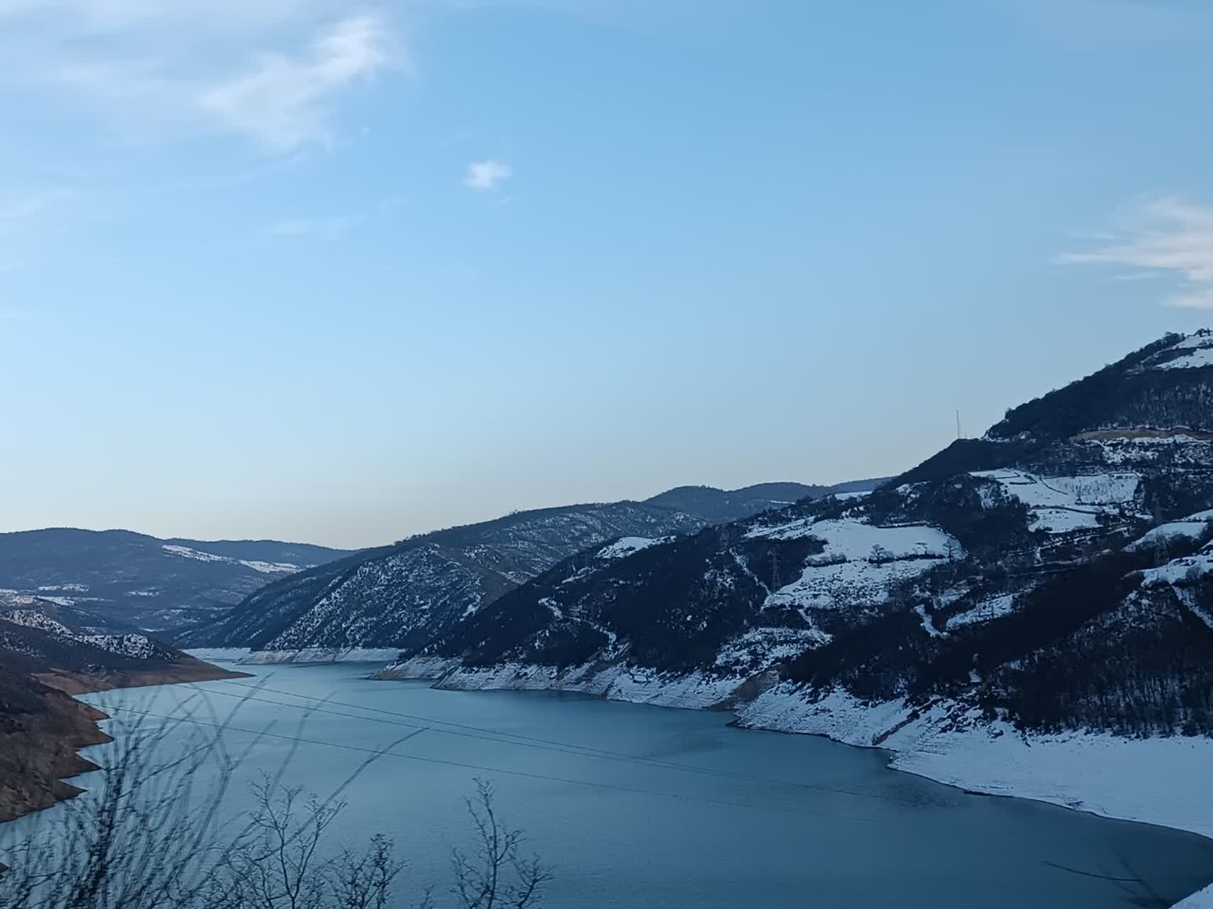 آسمان ابری و بارش پراکنده در مازندران