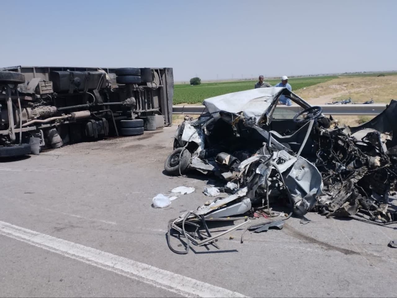 برخورد مرگبار پراید و کامیون در محور دانسفهان – بوئین زهرا