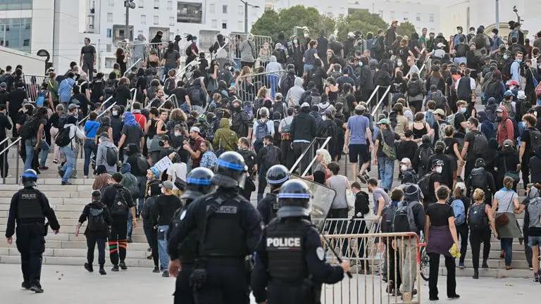 بازداشت ۶۷۵ نفر در اعتراضات ضد «ماکرون» در فرانسه