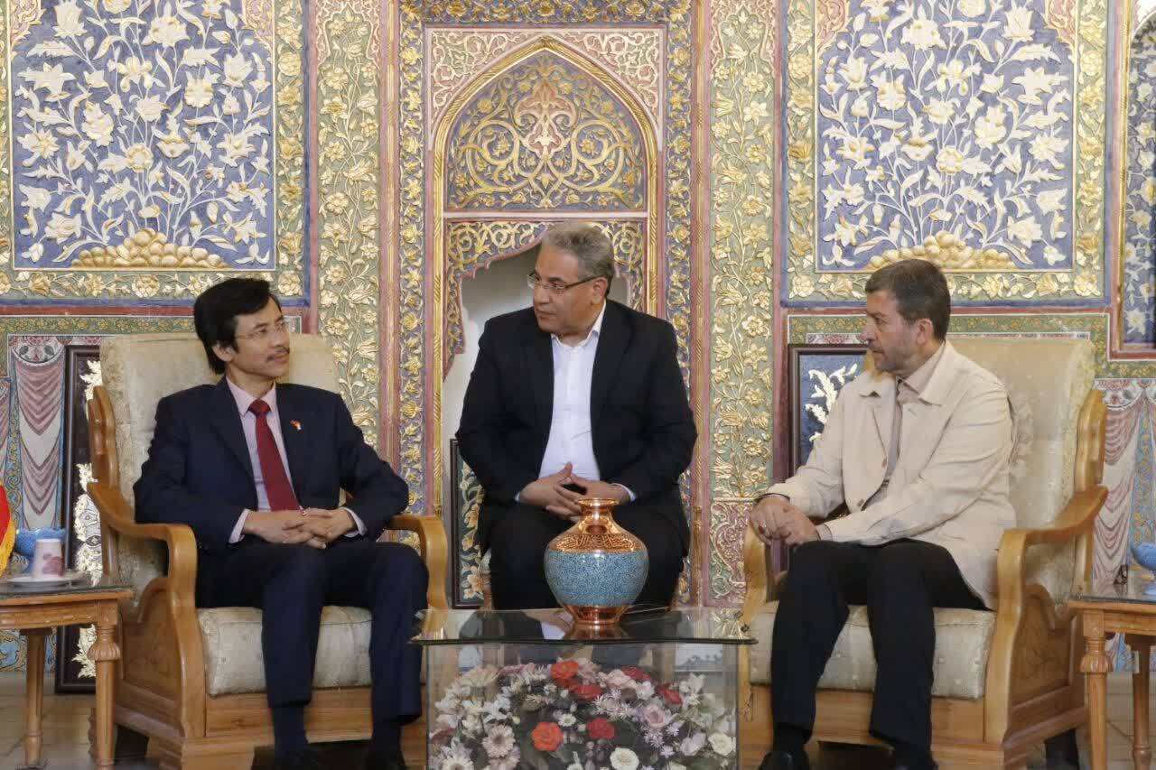 گسترش روابط فرهنگی و اقتصادی اصفهان و ویتنام گسترش روابط فرهنگی و اقتصادی اصفهان و ویتنام