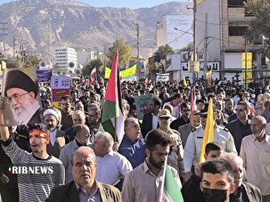 هر گام مردم در ۱۳ آبان، کوبشی بر دیوار استکبار