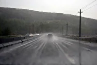 آغاز بارش باران در محور‌های مواصلاتی آذربایجان غربی