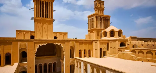 ساماندهی بافت تاریخی و تک بناهای ارزشمند ابرکوه آغاز شد ساماندهی بافت تاریخی و تک بناهای ارزشمند ابرکوه آغاز شد