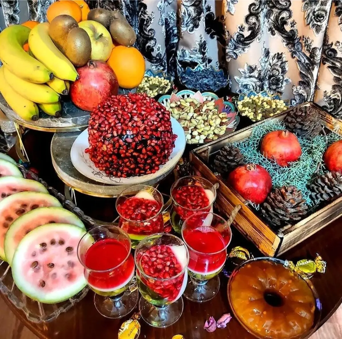 آمادگی کامل میادین تهران برای شب یلدا آمادگی کامل میادین تهران برای شب یلدا