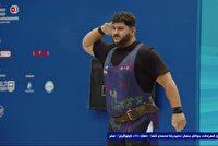 اوقاف زنجان یک قطعه زمین به حمیدرضا محمدی تنها قویترین جوان جهان اهدا کرد