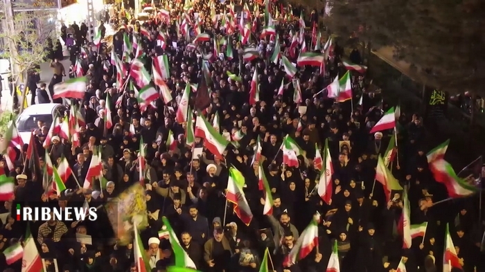 تداوم خروش حامیان معنوی رزمندگان میدان در قم تداوم خروش حامیان معنوی رزمندگان میدان در قم