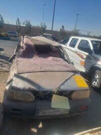 خودرو‌های فرسوده رها شده را به ۱۳۷ شهرداری گزارش دهید