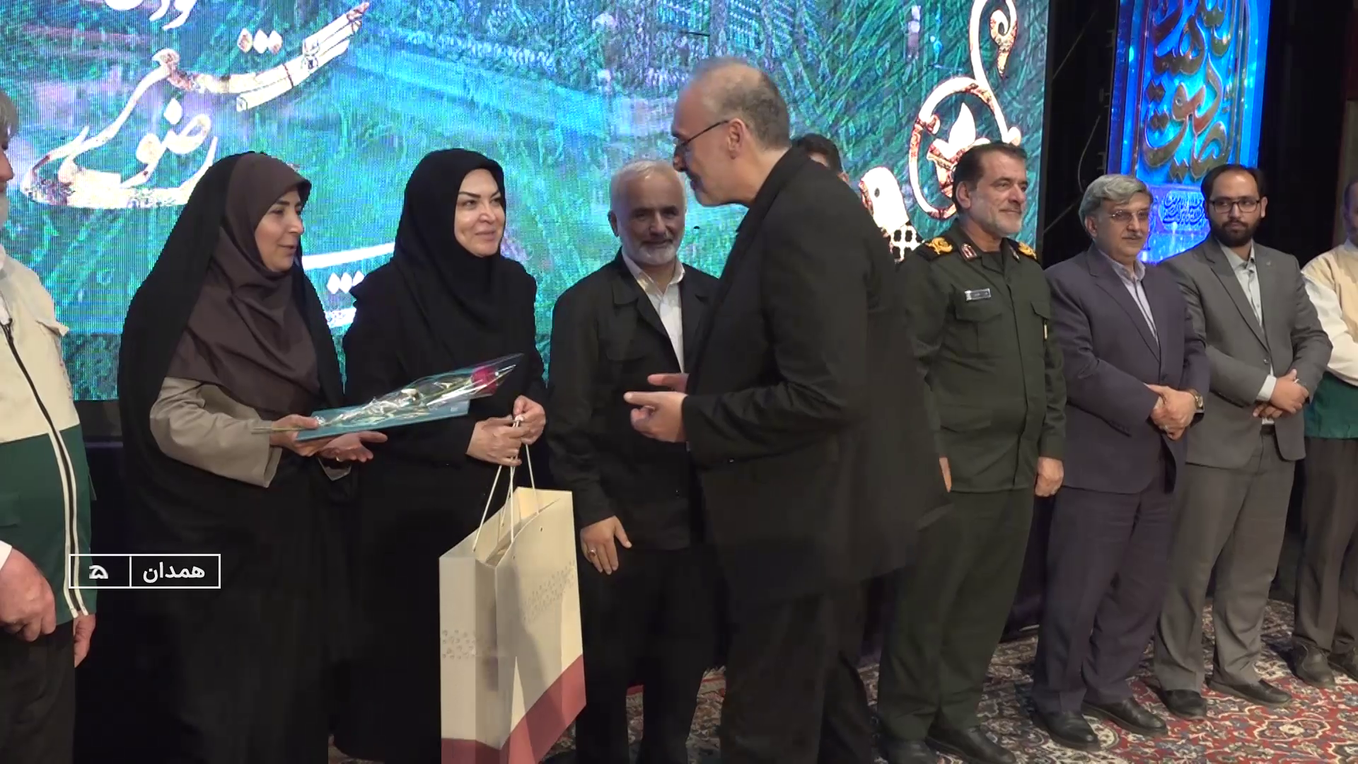 اختتامیه شانزدهمین جشنواره ملی شعر کودک و نوجوان رضوی در همدان اختتامیه شانزدهمین جشنواره ملی شعر کودک و نوجوان رضوی در همدان