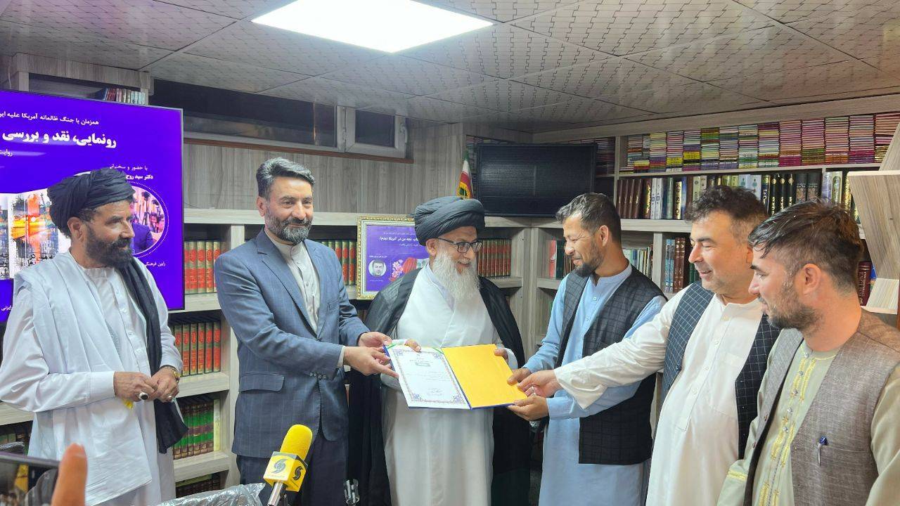 قدرت آمریکا رو به افول است قدرت آمریکا رو به افول است
