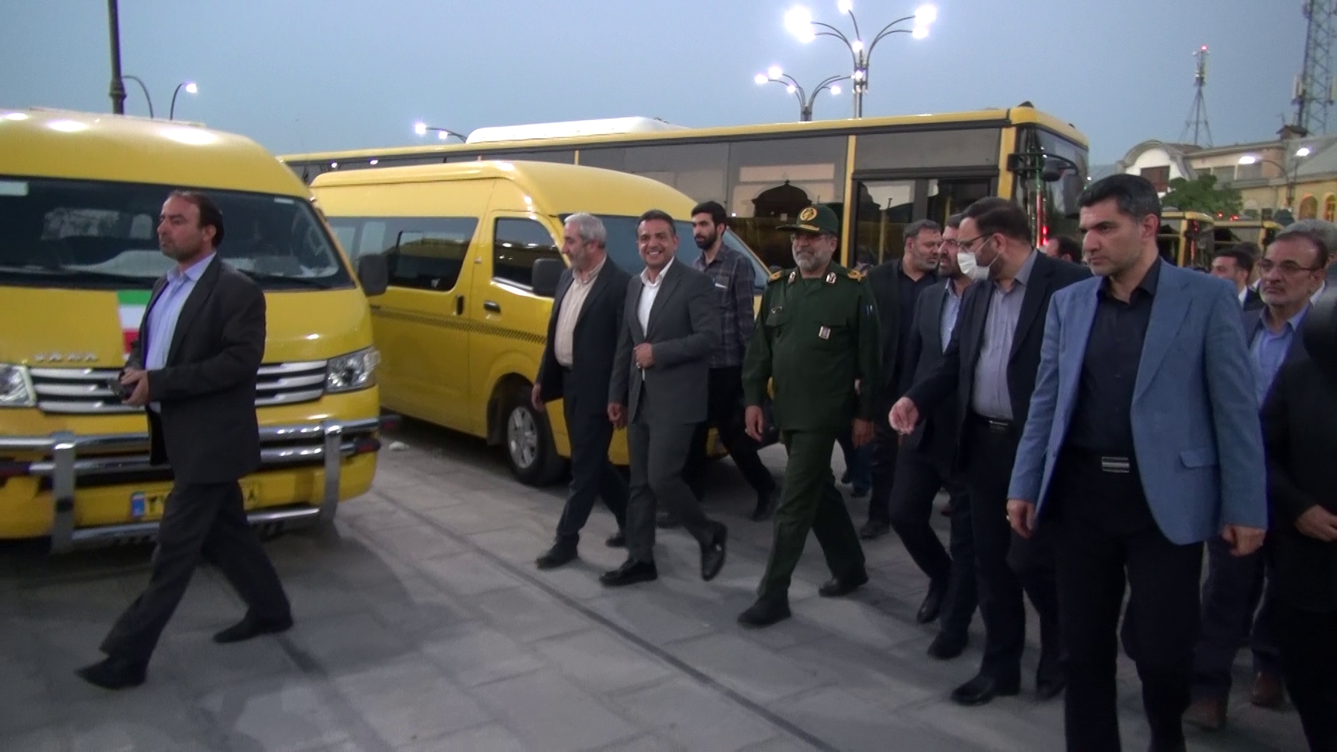 رونمایی از ناوگان جدید حملونقل عمومی در همدان رونمایی از ناوگان جدید حملونقل عمومی در همدان