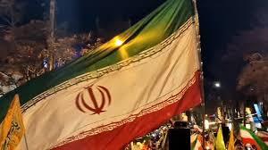 تمدید شدن پویش اهتزاز پرچم در کرمانشاه تا سه شنبه 5خرداد تمدید شدن پویش اهتزاز پرچم در کرمانشاه تا سه شنبه 5خرداد