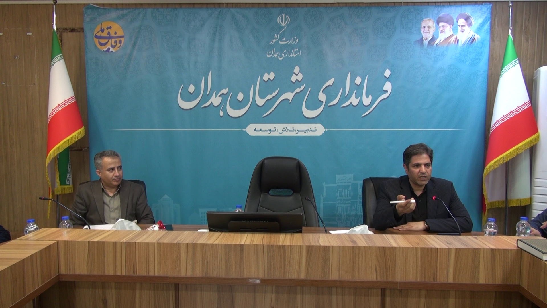 قدردانی از دستگاه های اجرایی و بانک های برتر در همدان قدردانی از دستگاه های اجرایی و بانک های برتر در همدان