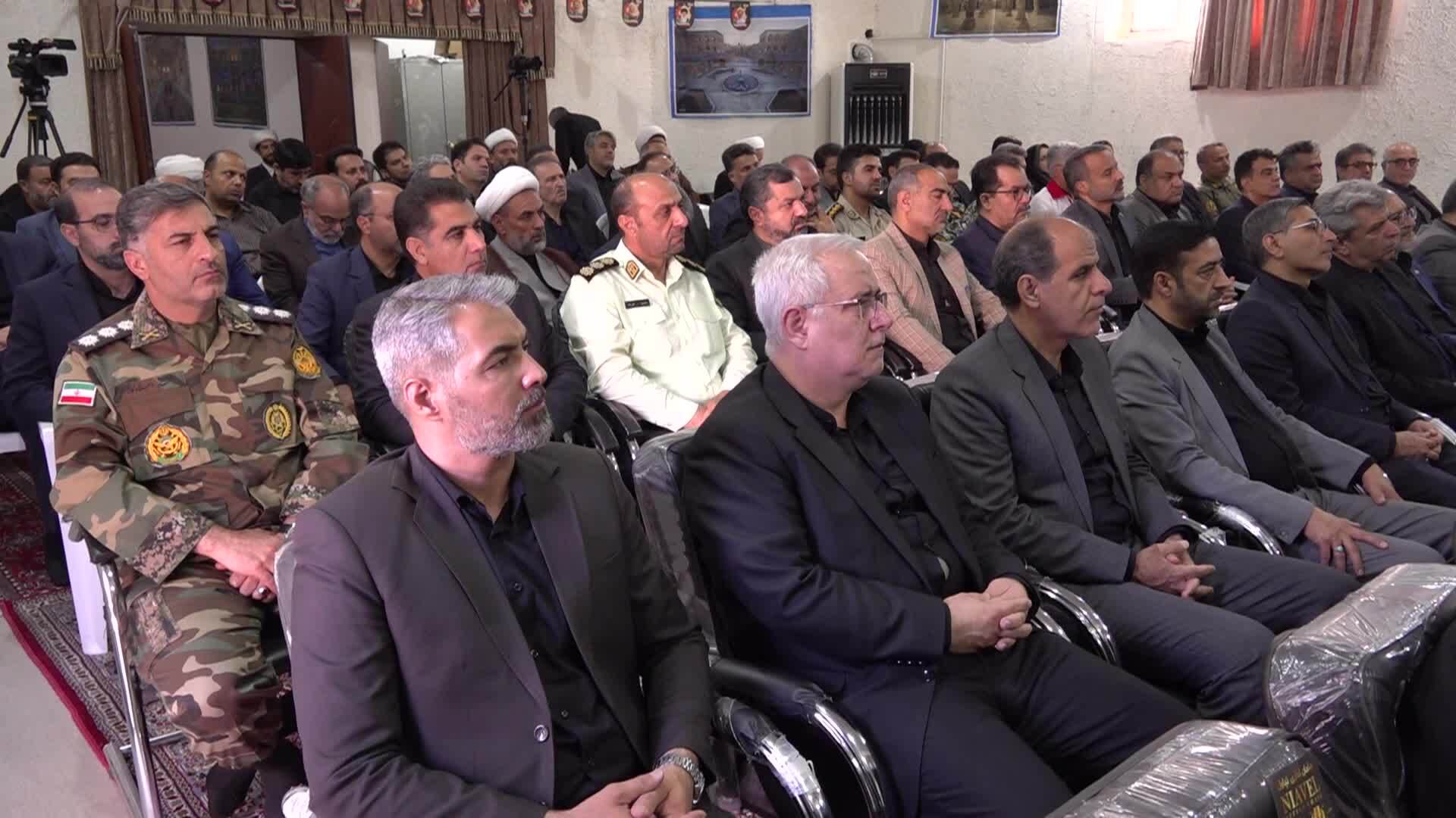 نظارت عمومی، جامعه را از فروپاشی حفظ میکند نظارت عمومی، جامعه را از فروپاشی حفظ میکند