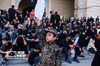 حضور کودکان و نوجوانان ولایتمدار ایران در مراسم وداع رهبر شهید