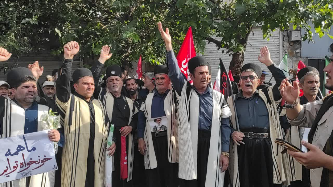 حضور حماسی عشایر بختیاری خوزستان در تشییع پیکر رهبر شهید حضور حماسی عشایر بختیاری خوزستان در تشییع پیکر رهبر شهید
