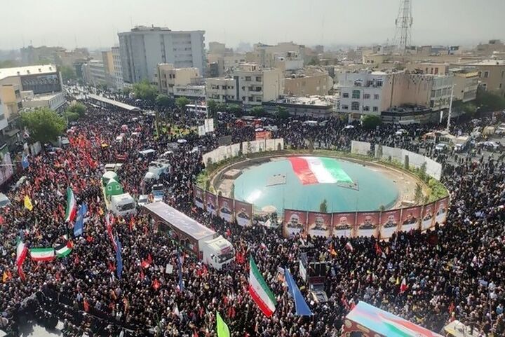 تشییع باشکوه رهبر شهید جلوه اتحاد مقدس ایرانیان است* تشییع باشکوه رهبر شهید جلوه اتحاد مقدس ایرانیان است*