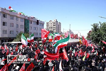 چشم انتظاری مردم مشهد برای رسیدن پیکر مطهر رهبر شهید انقلاب
