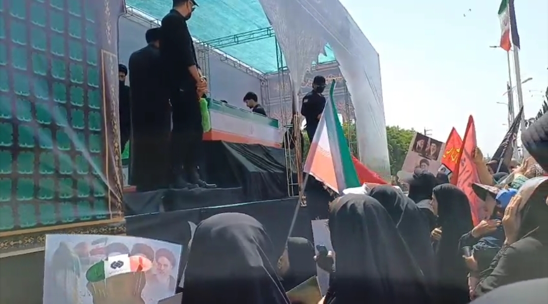 تشییع نمادین* امامِ شهید در * بام نفت ایران* با گرمای بالاتر از ۵۰ درجه