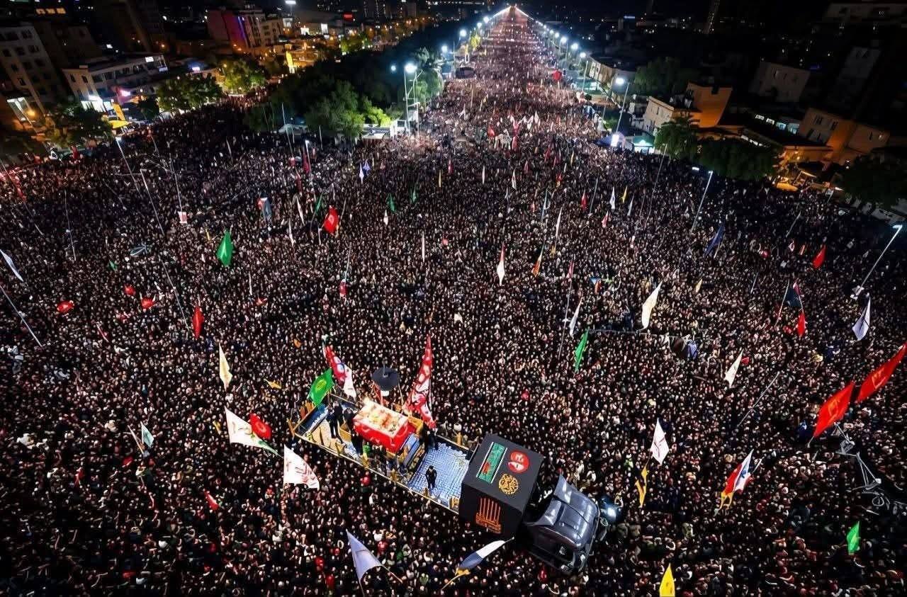 حضور بیش از ۱۰ میلیون نفر در تشییع پیکر مطهر شهید امت در عراق حضور بیش از ۱۰ میلیون نفر در تشییع پیکر مطهر شهید امت در عراق