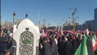 حضور پرشمار مردم در صحن پیامبر اعظم حرم مطهر رضوی در مراسم تشییع رهبر شهید امت