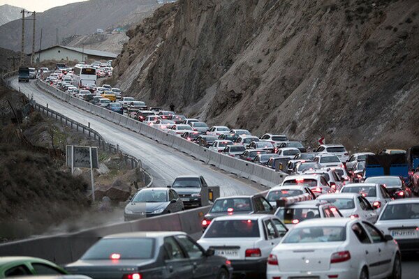 ترافیک سنگین در جاده هراز و تردد روان در محورهای چالوس و سوادکوه ترافیک سنگین در جاده هراز و تردد روان در محورهای چالوس و سوادکوه