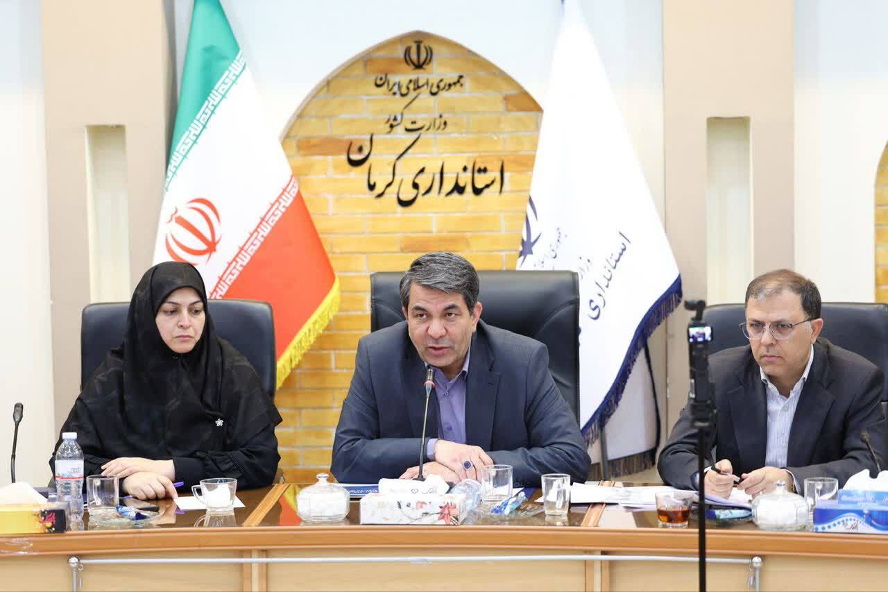 دانشگاهها باید با مسائل عینی جامعه درگیر شوند دانشگاهها باید با مسائل عینی جامعه درگیر شوند