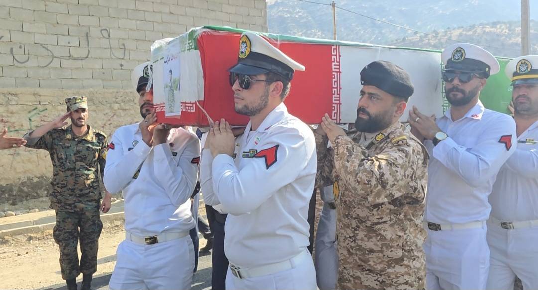 تشییع پیکر پاک شهید مدافع وطن حسینی فالحی در دزپارت تشییع پیکر پاک شهید مدافع وطن حسینی فالحی در دزپارت
