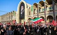 باید به پای خاکِ میهن ماند و جان داد ...