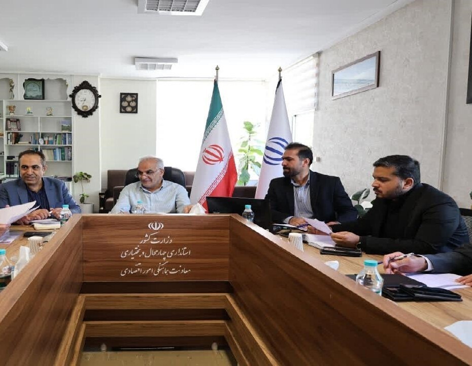 گره گشایی از مجوزها، تعهدات ارزی و بدهی واحدهای صنعتی در چهارمحال و بختیاری گره گشایی از مجوزها، تعهدات ارزی و بدهی واحدهای صنعتی در چهارمحال و بختیاری