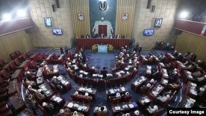امضای نمایندگان استان مرکزی پای بیانیه ۱۰ مادهای مجلس خبرگان درباره مذاکرات و تحولات اخیر امضای نمایندگان استان مرکزی پای بیانیه ۱۰ مادهای مجلس خبرگان درباره مذاکرات و تحولات اخیر